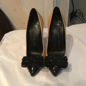 Giuseppe Zanotti Pump! Worn once! Size 38